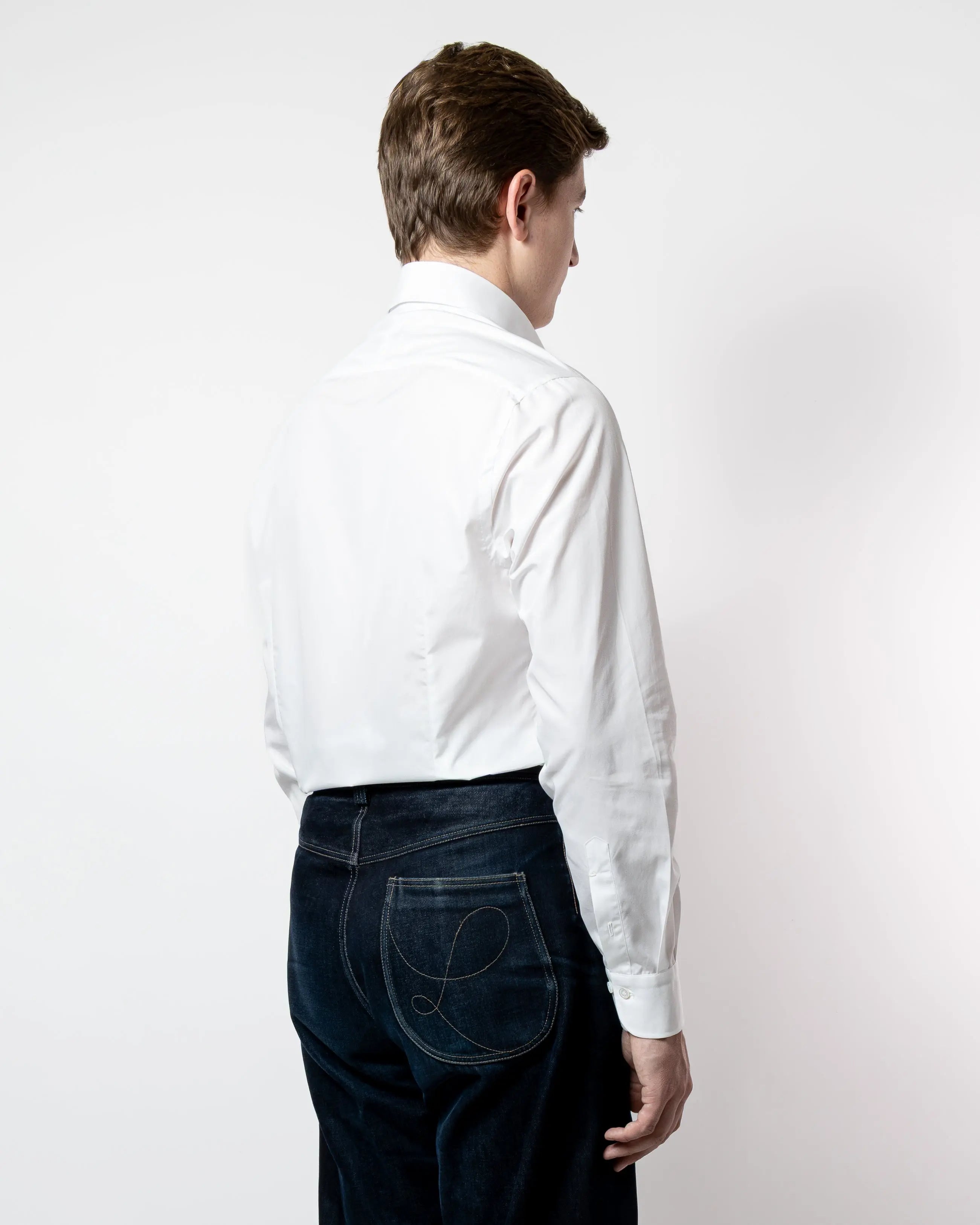 Chemise en Popeline Blanche Thomas Mason fait main, de dos, montrant le split yoke
